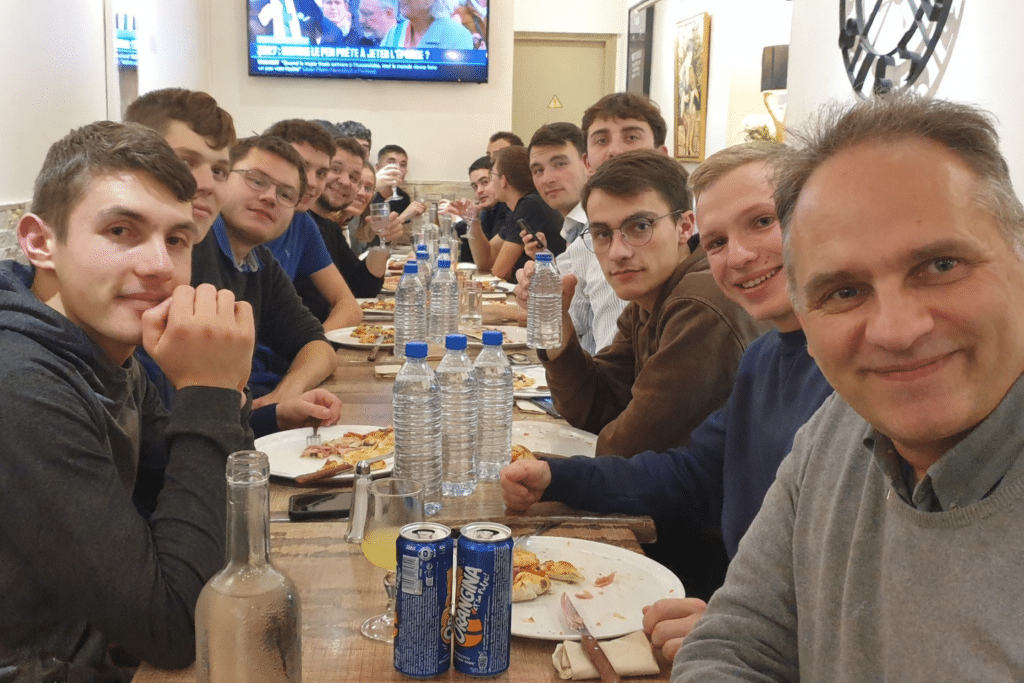 La Licence professionnelle « Conseiller forestier » est une formation par apprentissage, développée en partenariat avec le CNAM (Centre National des Arts et Métiers).